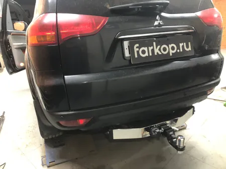 Фаркоп TowRus для Mitsubishi Pajero Sport 2008-2017 (с нерж. накладкой) 159366 в Оренбург