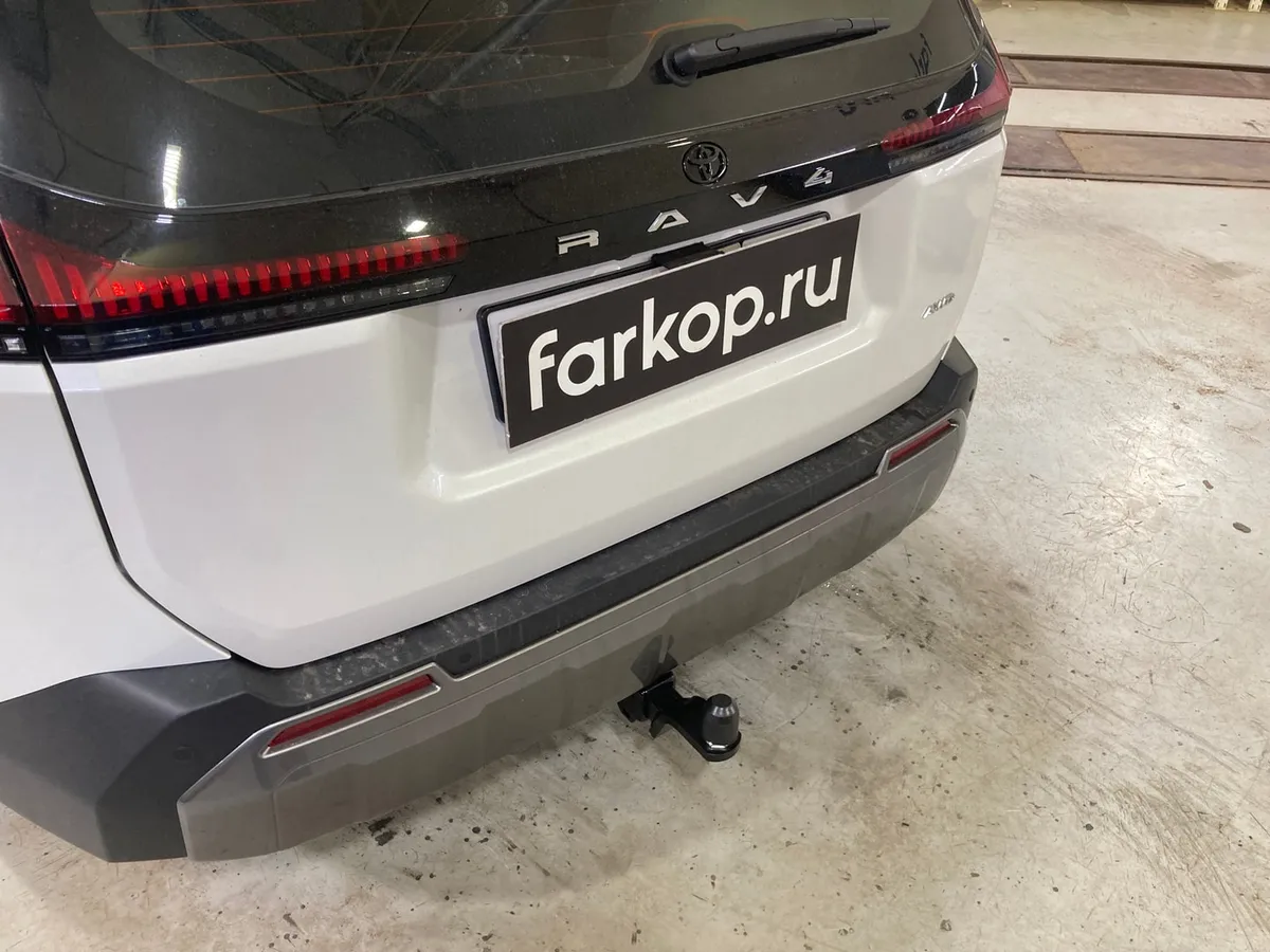 Фаркоп Berg для Toyota RAV4 2025- F.5717.002 в Оренбург Фаркоп Berg для Toyota RAV4 2025- F.5717.002 в Оренбург